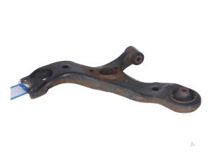 Gebruikte Reactiestang links-voor Toyota Avensis Prijs € 25,00 Inclusief btw aangeboden door Autorecycling Kempers