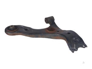 Gebruikte Reactiestang rechts-voor Toyota Avensis Prijs € 25,00 Inclusief btw aangeboden door Autorecycling Kempers