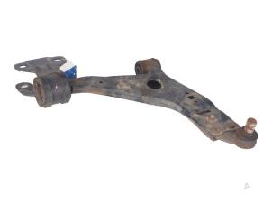 Gebruikte Reactiestang rechts-voor Ford Kuga Prijs € 50,00 Inclusief btw aangeboden door Autorecycling Kempers