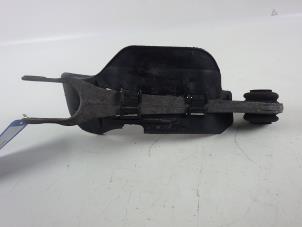 Gebruikte Reactiestang rechts-voor Porsche 911 Prijs € 22,00 Inclusief btw aangeboden door Autorecycling Kempers