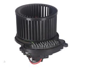 Gebruikte Kachel Verwarmingselement Renault Kadjar Prijs € 50,00 Inclusief btw aangeboden door Autorecycling Kempers