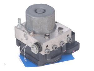 Gebruikte Brake control power module Mercedes CLA Prijs € 150,00 Inclusief btw aangeboden door Autorecycling Kempers