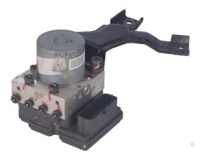 Gebruikte Brake control power module Kia Ceed Prijs € 50,00 Inclusief btw aangeboden door Autorecycling Kempers