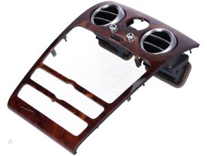 Gebruikte Dashboard klep Bentley Continental GT Prijs € 86,00 Inclusief btw aangeboden door Autorecycling Kempers