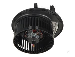 Gebruikte Element Kachelverwarming Volkswagen T-Roc Prijs € 50,00 Inclusief btw aangeboden door Autorecycling Kempers