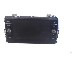 Gebruikte Display Multi Media regelunit Volkswagen T-Cross Prijs € 335,00 Inclusief btw aangeboden door Autorecycling Kempers