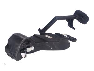 Gebruikte Expansievat Mercedes C-Klasse Prijs € 41,00 Inclusief btw aangeboden door Autorecycling Kempers