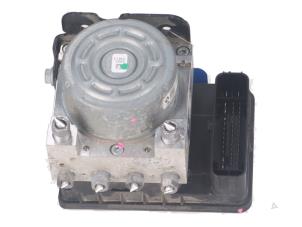 Gebruikte Brake control power module Dacia Jogger Prijs € 125,00 Inclusief btw aangeboden door Autorecycling Kempers