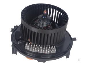 Gebruikte Element Kachelverwarming Volkswagen T-Roc Prijs € 50,00 Inclusief btw aangeboden door Autorecycling Kempers