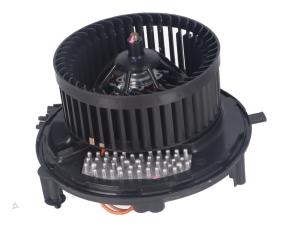 Gebruikte Element Kachelverwarming Volkswagen T-Roc Prijs € 50,00 Inclusief btw aangeboden door Autorecycling Kempers