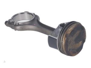 Gebruikte Drijfstang Volkswagen T-Roc Prijs € 100,00 Inclusief btw aangeboden door Autorecycling Kempers