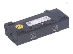 Gebruikte Multimedia aansluiting Porsche 911 Prijs € 82,00 Inclusief btw aangeboden door Autorecycling Kempers