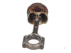 Gebruikte Drijfstang Mercedes A-Klasse Prijs € 50,00 Inclusief btw aangeboden door Autorecycling Kempers