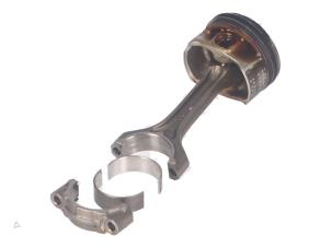 Gebruikte Drijfstang Suzuki Vitara Prijs € 50,00 Inclusief btw aangeboden door Autorecycling Kempers