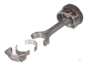 Gebruikte Drijfstang Suzuki Vitara Prijs € 50,00 Inclusief btw aangeboden door Autorecycling Kempers