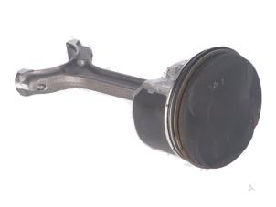 Gebruikte Drijfstang Mitsubishi Space Star Prijs € 75,01 Inclusief btw aangeboden door Autorecycling Kempers