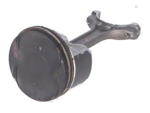 Gebruikte Drijfstang Mitsubishi Space Star Prijs € 75,01 Inclusief btw aangeboden door Autorecycling Kempers