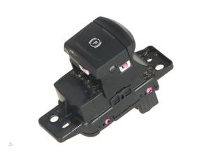 Gebruikte Handrem schakelaar Dacia Jogger Prijs € 25,00 Inclusief btw aangeboden door Autorecycling Kempers