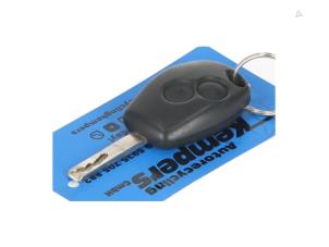 Gebruikte Diversen Opel Vivaro Prijs € 30,00 Inclusief btw aangeboden door Autorecycling Kempers