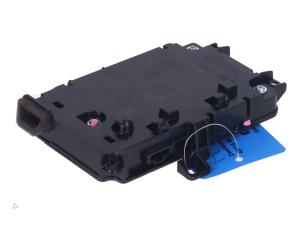 Gebruikte Draadloze oplader Mercedes E-Klasse Prijs € 123,00 Inclusief btw aangeboden door Autorecycling Kempers