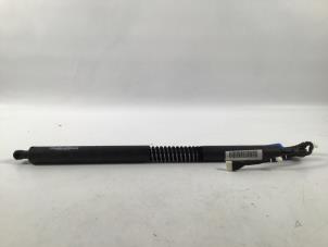 Gebruikte Kofferdekseldemper rechts-achter BMW 3-Serie Prijs € 67,00 Inclusief btw aangeboden door Autorecycling Kempers