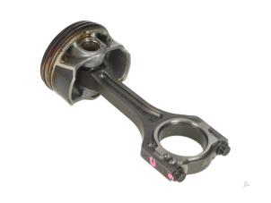 Gebruikte Drijfstang Genesis G70 Prijs € 100,00 Inclusief btw aangeboden door Autorecycling Kempers