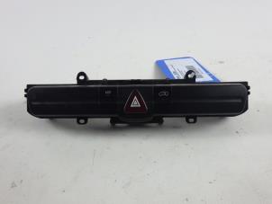 Gebruikte Schakelaar Volkswagen Crafter Prijs € 4,00 Inclusief btw aangeboden door Autorecycling Kempers