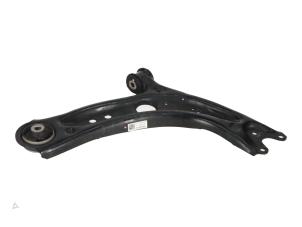 Gebruikte Reactiestang rechts-voor Volkswagen Golf Prijs € 70,00 Inclusief btw aangeboden door Autorecycling Kempers