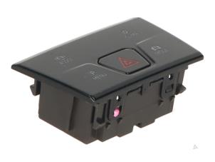 Gebruikte Schakelaar Volkswagen Golf Prijs € 40,00 Inclusief btw aangeboden door Autorecycling Kempers