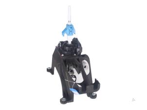 Gebruikte Afdekplaat diversen Opel Insignia Prijs € 70,00 Inclusief btw aangeboden door Autorecycling Kempers