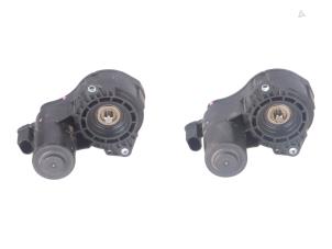 Gebruikte Handrem Computer Opel Vivaro Prijs € 50,00 Inclusief btw aangeboden door Autorecycling Kempers