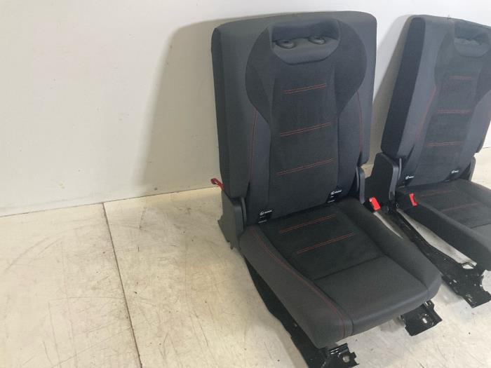 Stoel achter van een Mercedes EQB 2022