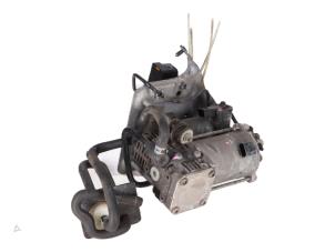 Gebruikte Compressor Mercedes S-Klasse Prijs € 300,00 Inclusief btw aangeboden door Autorecycling Kempers