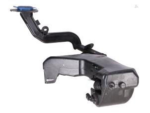 Gebruikte Expansievat Mercedes C-Klasse Prijs € 35,00 Inclusief btw aangeboden door Autorecycling Kempers