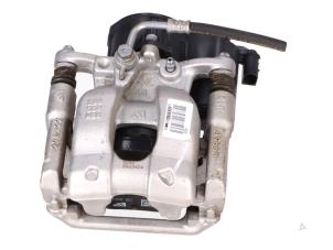 Gebruikte Diversen Opel Vivaro Prijs € 100,00 Inclusief btw aangeboden door Autorecycling Kempers