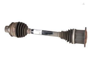 Gebruikte Homokineetas links-voor Audi Q7 Prijs € 70,00 Inclusief btw aangeboden door Autorecycling Kempers