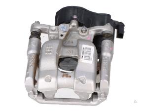 Gebruikte Diversen Opel Vivaro Prijs € 100,00 Inclusief btw aangeboden door Autorecycling Kempers