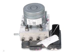 Gebruikte Brake control power module Opel Vivaro Prijs € 350,00 Inclusief btw aangeboden door Autorecycling Kempers