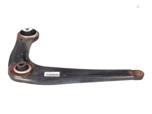 Gebruikte Reactiestang links-voor Opel Vivaro Prijs € 75,01 Inclusief btw aangeboden door Autorecycling Kempers