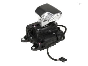 Gebruikte Schakelstang Audi Q7 Prijs € 75,01 Inclusief btw aangeboden door Autorecycling Kempers