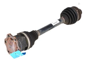 Gebruikte Homokineetas links-voor Audi Q7 Prijs € 70,00 Inclusief btw aangeboden door Autorecycling Kempers