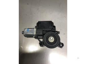 Gebruikte Motor electrisch raam Volkswagen Transporter T6 2.0 TDI DRF Prijs € 75,00 Margeregeling aangeboden door Autosloperij Alexander