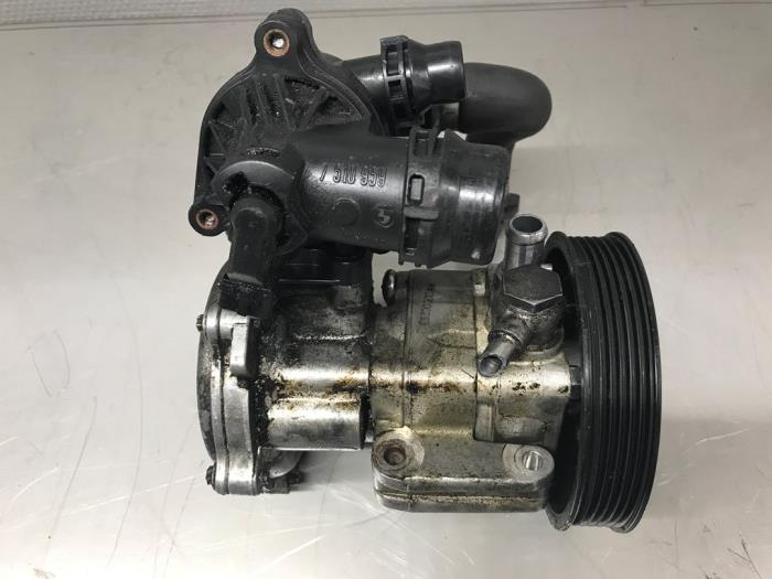 Gebruikte Servopomp BMW 3 serie (E46/4) 320i 24V Prijs € 80,00 Margeregeling aangeboden door Autosloperij Alexander