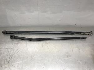 Gebruikte Stabilisatorstang achter Opel Vivaro 1.6 CDTI 95 Euro 6 Prijs € 180,00 Margeregeling aangeboden door Autosloperij Alexander