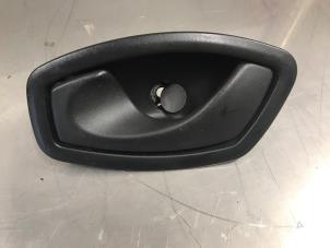 Gebruikte Deurgreep 2Deurs links Opel Vivaro 1.6 CDTI 95 Euro 6 Prijs € 25,00 Margeregeling aangeboden door Autosloperij Alexander