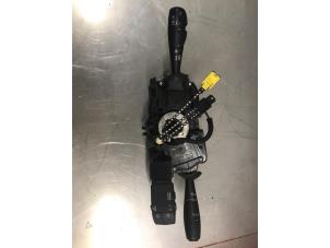 Gebruikte Licht + Raw Schakelaar Opel Vivaro 1.6 CDTI 95 Euro 6 Prijs op aanvraag aangeboden door Autosloperij Alexander