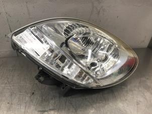Gebruikte Linker Koplamp Renault Kangoo Express (FC) 1.5 dCi 60 Prijs op aanvraag aangeboden door Autosloperij Alexander