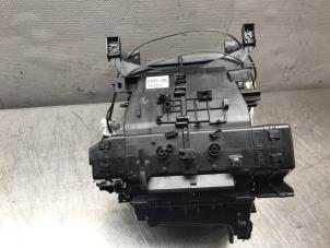 Gebruikte Luchtfilterhuis Toyota Yaris II (P9) 1.3 16V VVT-i Prijs op aanvraag aangeboden door Autosloperij Alexander