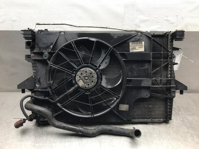 Gebruikte Radiateur Volkswagen Transporter T5 1.9 TDi Prijs op aanvraag aangeboden door Autosloperij Alexander