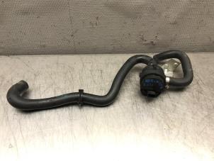 Gebruikte Waterpomp Mercedes Sprinter 3t (906.61) 210 CDI 16V Prijs € 70,00 Margeregeling aangeboden door Autosloperij Alexander